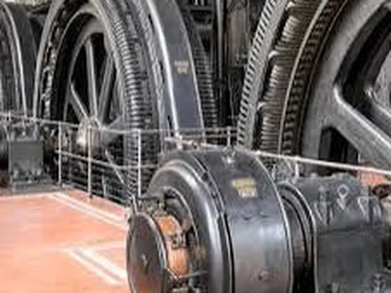 Nave de Motores (Pacífico): experiencias y museos de época